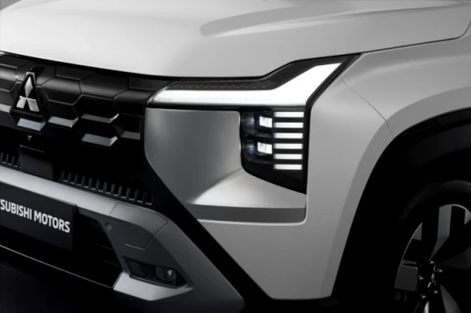 mitsubishi-destinator-Lampu-Depan-Berbentuk-T-Shape
